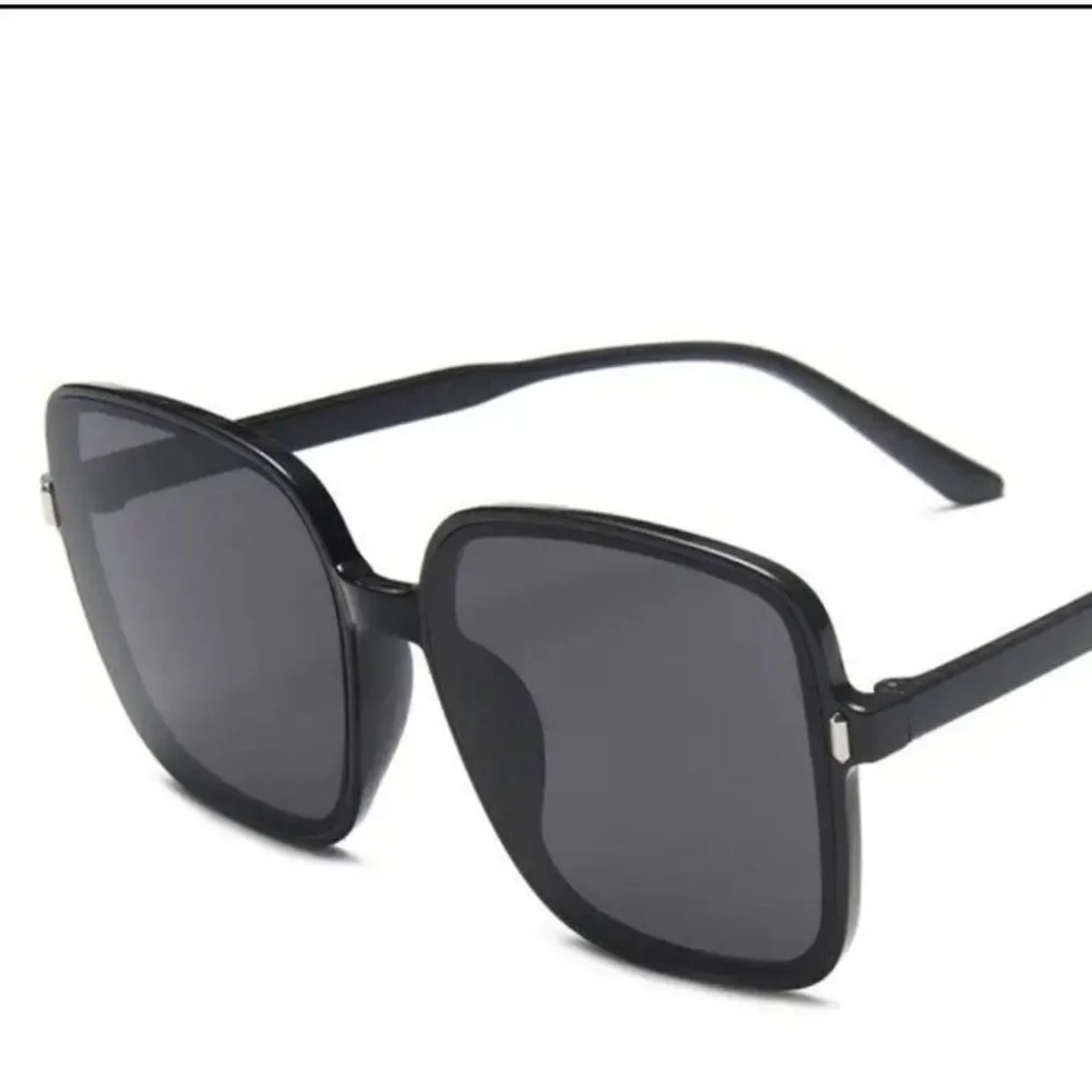 Ladies OVERSIZED LUXURY STYLE SUNGLASSES
